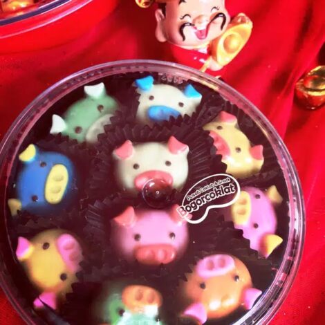 coklat imlek karakter babi